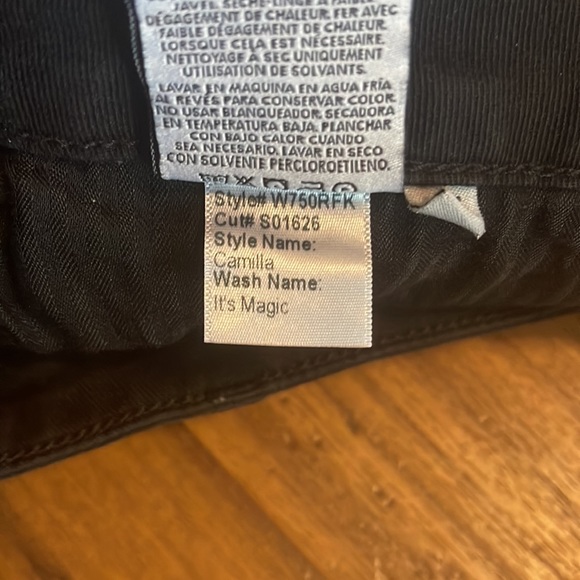 Siwy Denim Camilla Shorts in It’s Magic - Picture 6 of 7